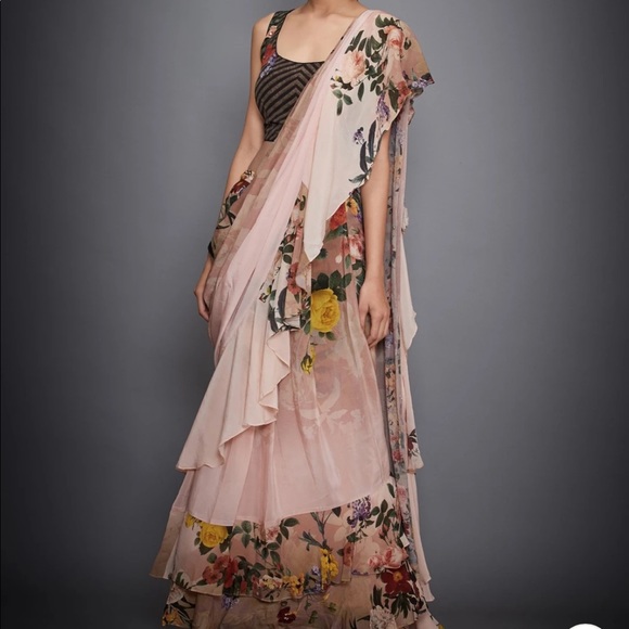 Authentic Ritu Kumar Designer ready made saree - Picture 5 of 6